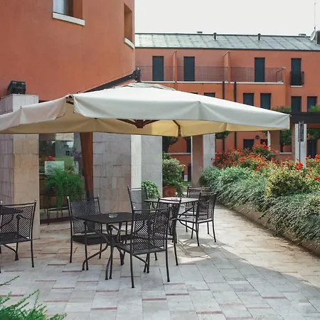 Crystal Hotell 4*