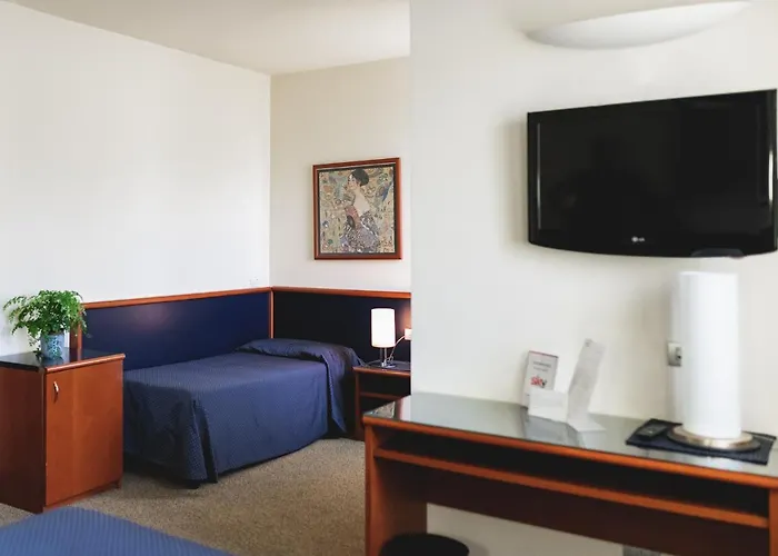 Crystal Hotel 4*