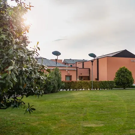 Hotel Crystal 4*